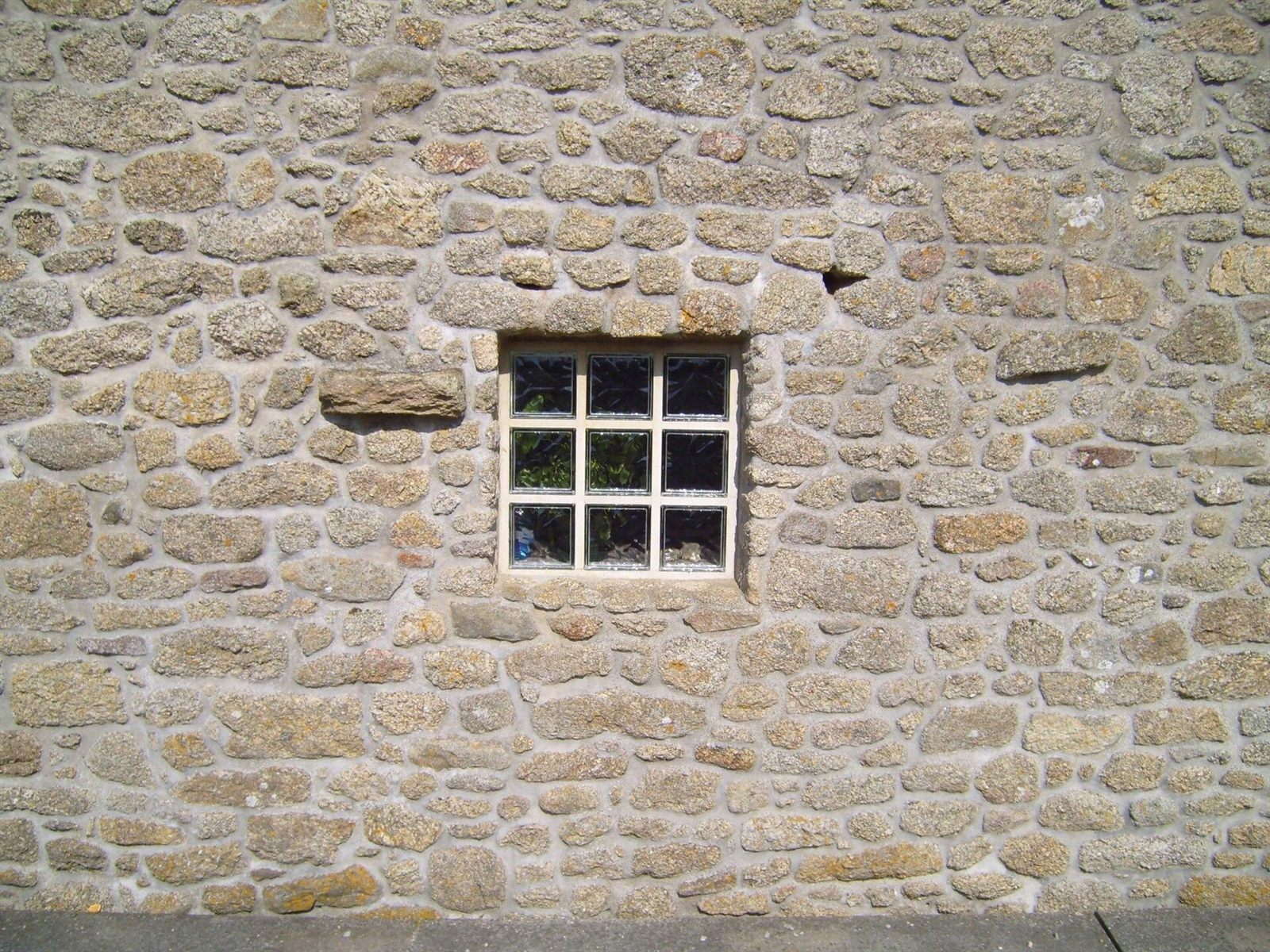 Daylight planned around a window